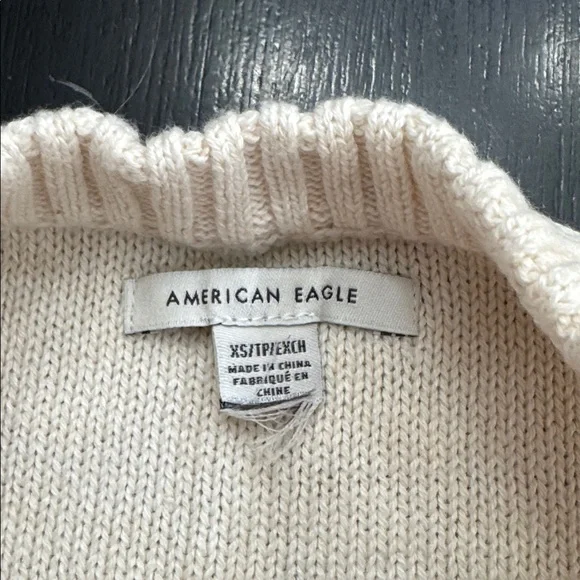 american eagle sweater vest. size xs. multi colored. excellent used condition. - Picture 2 of 7